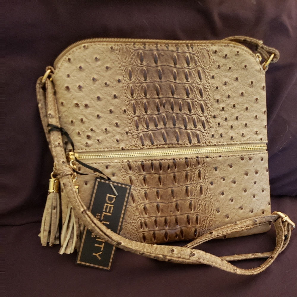 Very cute crossbody purse - Picture 2 of 3
